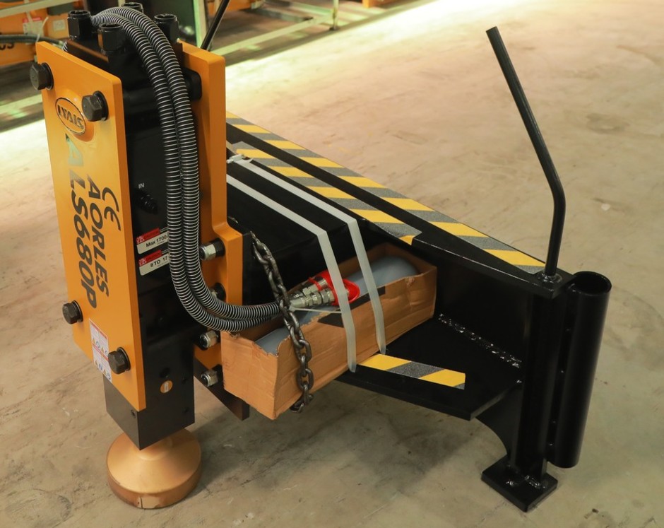Unused LYALS ALS680 Skid Steer Post Driver