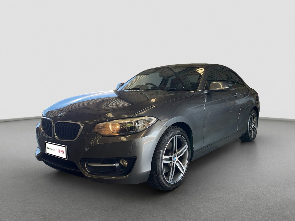 2015 BMW 220i Sport Line  Petrol