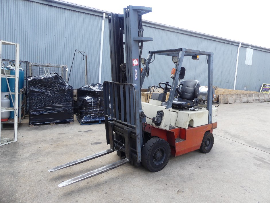 Nissan J01A18U 4 Wheel Counter Balance Forklift
