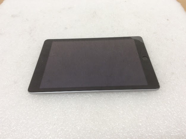 Apple iPad 5 (A1822) Tablet 32GB