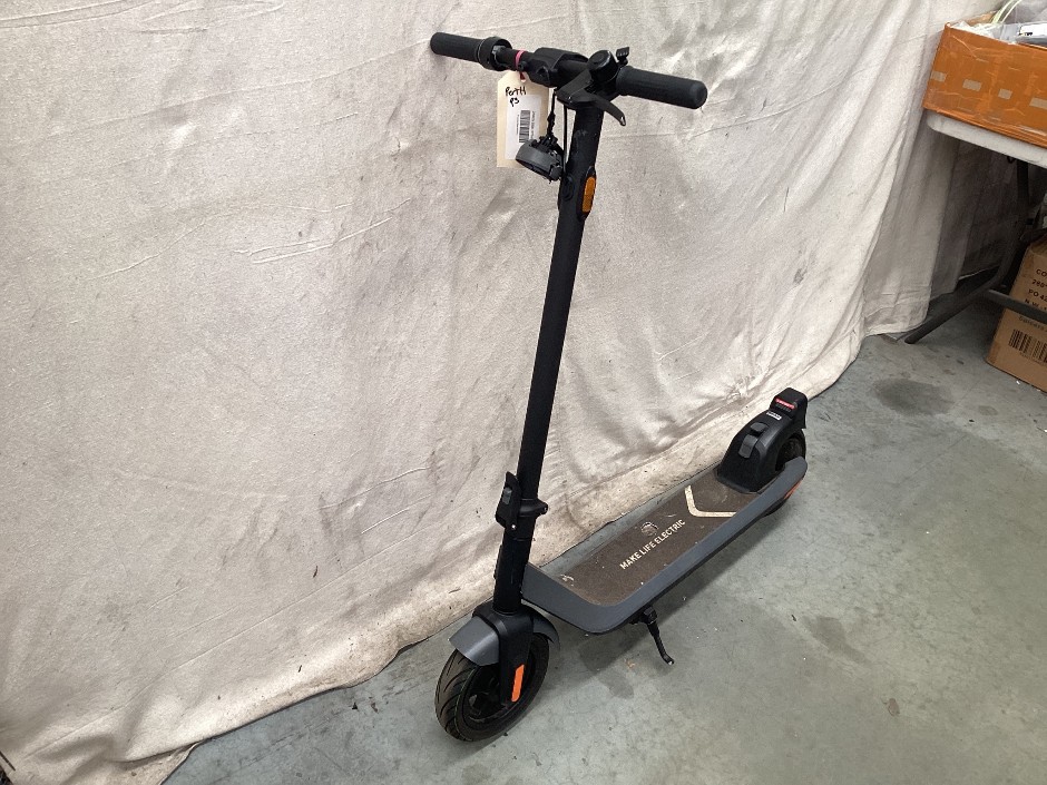 NIU KQi2 Pro Electric Kick Scooter