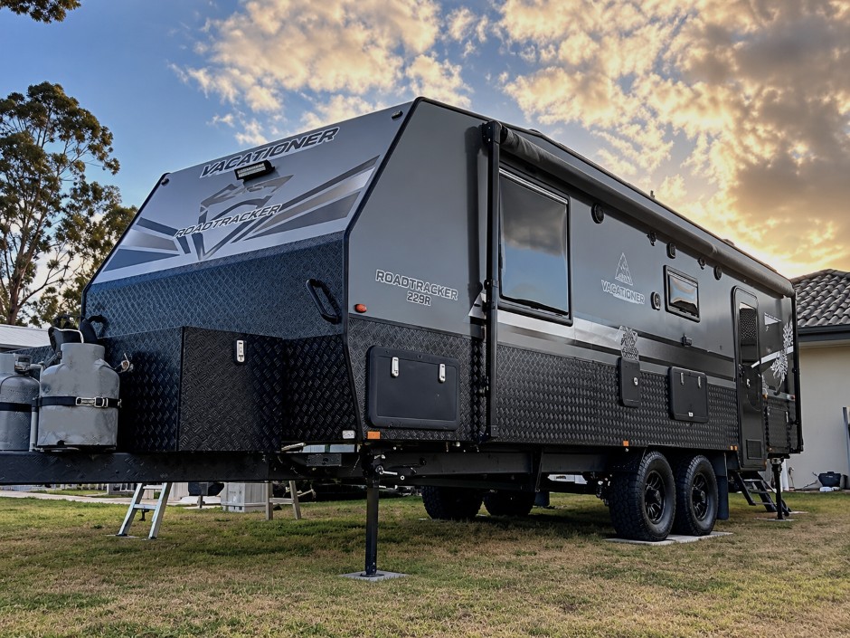 2022 Vacationer Roadtracker Caravan