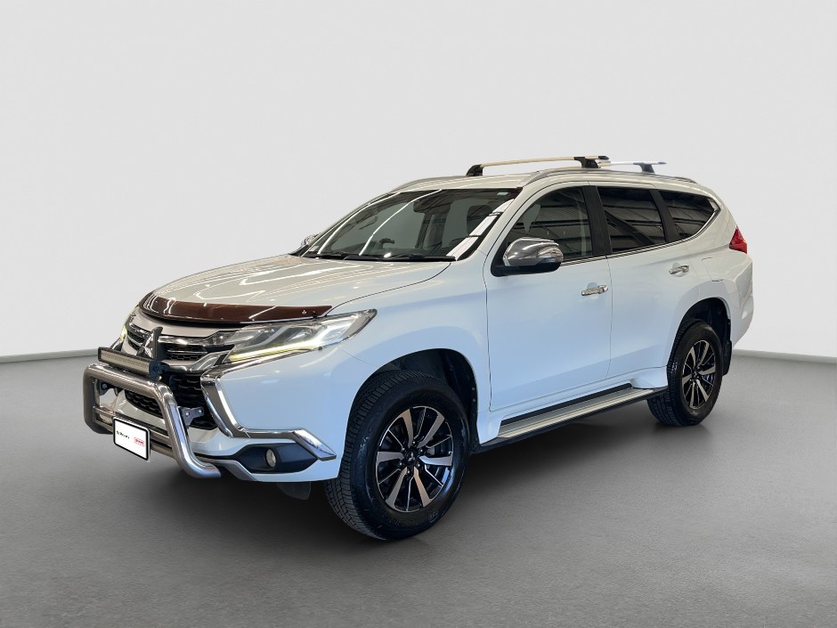 2016 Mitsubishi Pajero Sport GLS Diesel