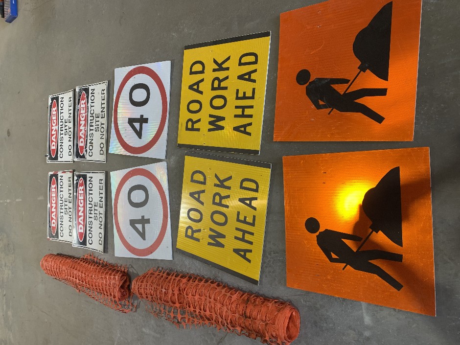 Road work signs and Parraweb webbing