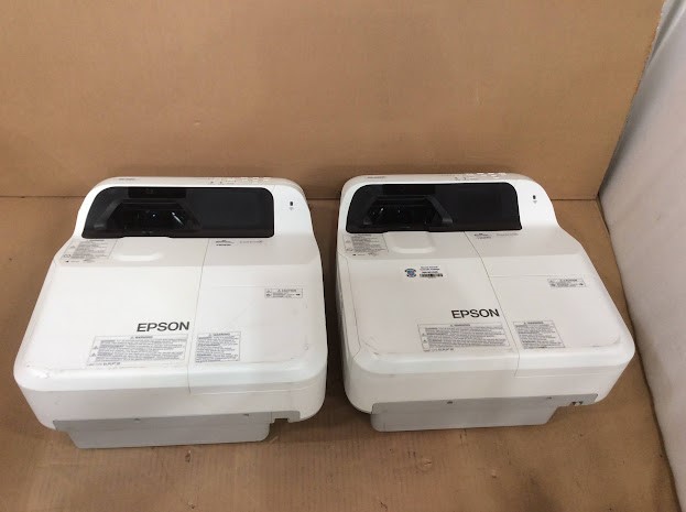 Epson EB-685W&EB-680 3LCD Projector (Lot of 2)
