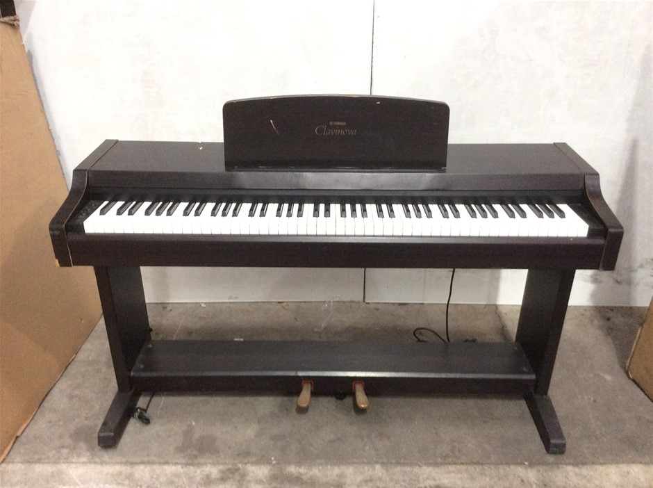 Yamaha Clavinova CLP-810S Digital Piano