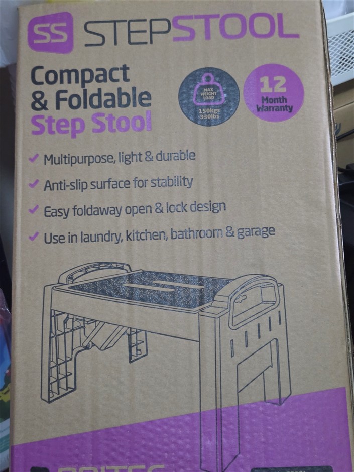 BRITEC Foldable Step Stool, Compact with a max wight load of 150kgs.