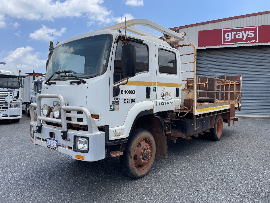 2016 Isuzu FSS600 4x4 Crew Cab   4x4 Other
