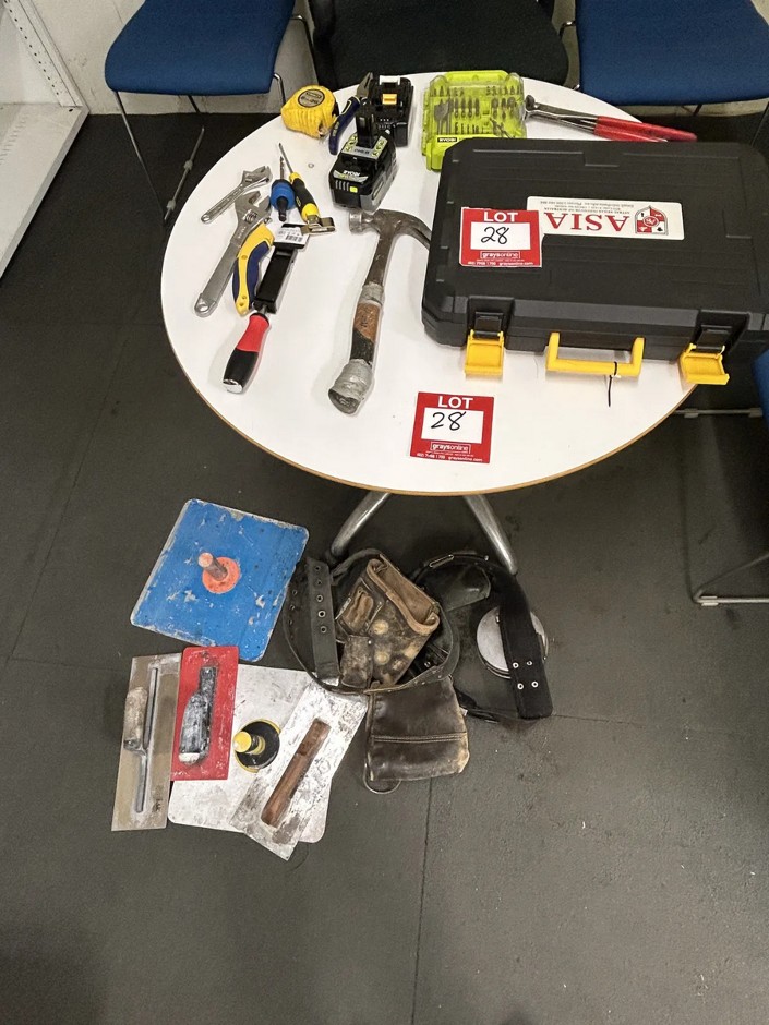 Quantity of assorted hand tools, pasterers tools.