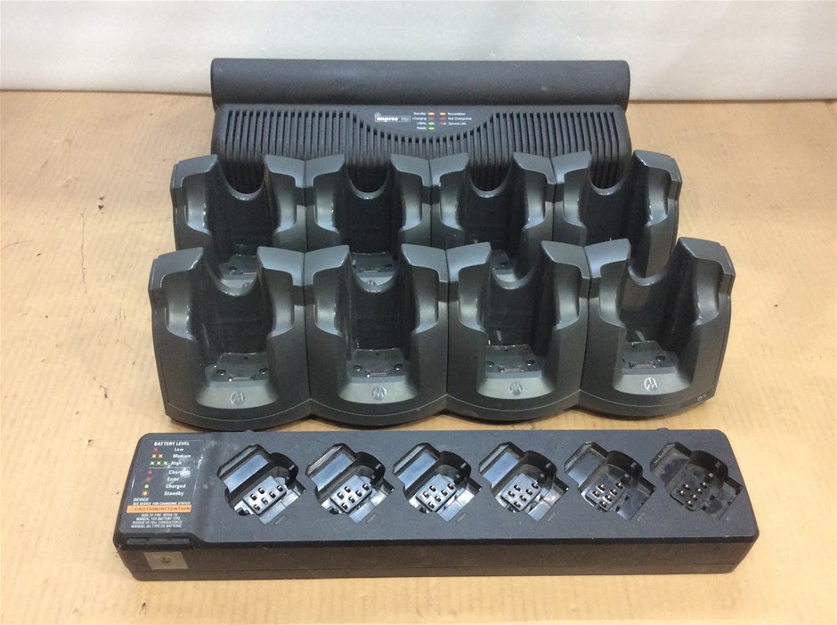 Motorola Mix Model Multi-Unit Battery Charger (Lot of 4)