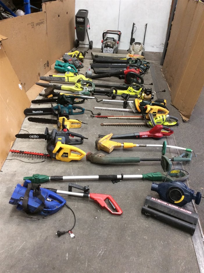 Assorted Brands Garden Power Tools & Lawn Equipment (Mixed Lot)