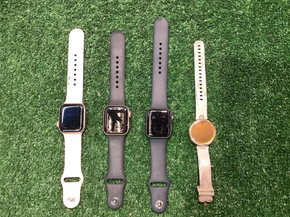 Apple Watch And Generic Round Smartwatch Assorted Smart Watches (Lot of 4)