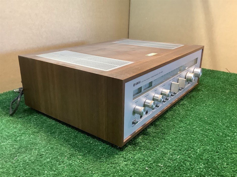 Yamaha CR-820 Natural Sound Vintage AM/FM Stereo Receiver