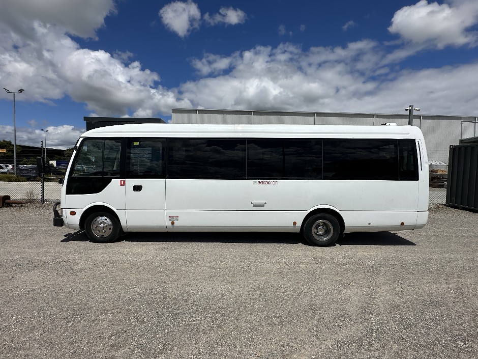 2014 Mitsubishi Fuso Rosa BE600 4x2 25 Seater Bus