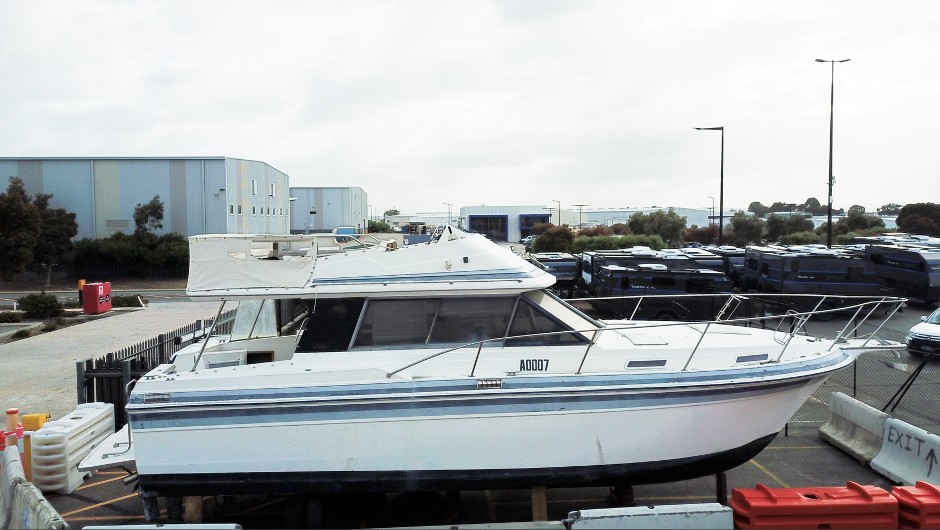 Markline 1100 Flybridge Cruiser