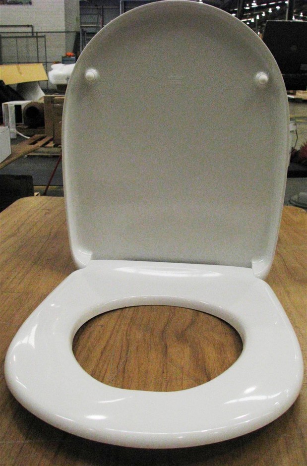 Argent white toilet seat cover. Model Delphi. Soft close Auction (00122033784) Grays Australia