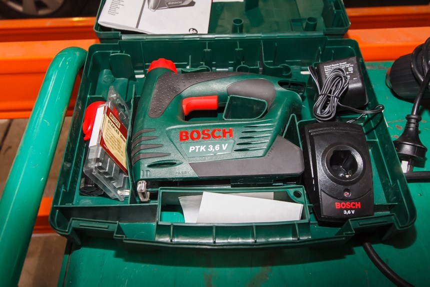 Cordless Stapler Bosch model PTK 3, 6V with Charger and PVC Carry Box