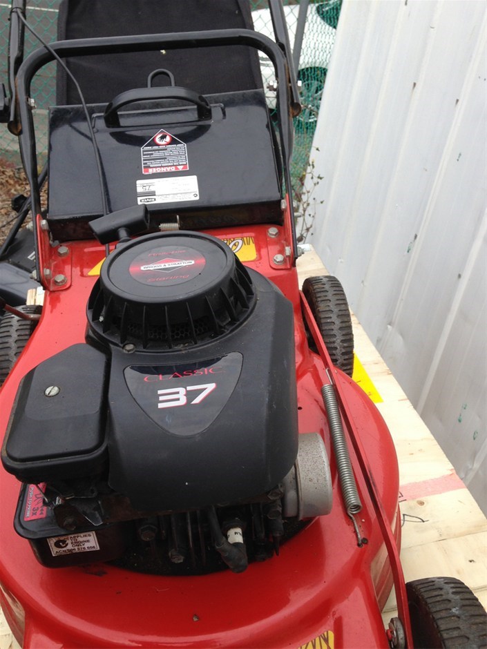 Rover 460 Motor Mower 4 stroke Classic 37 Auction (0041-1201012 ...