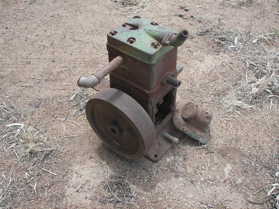 Vintage stationary Engine Virtue Moffat 2 1/4 HP parts only (2119143