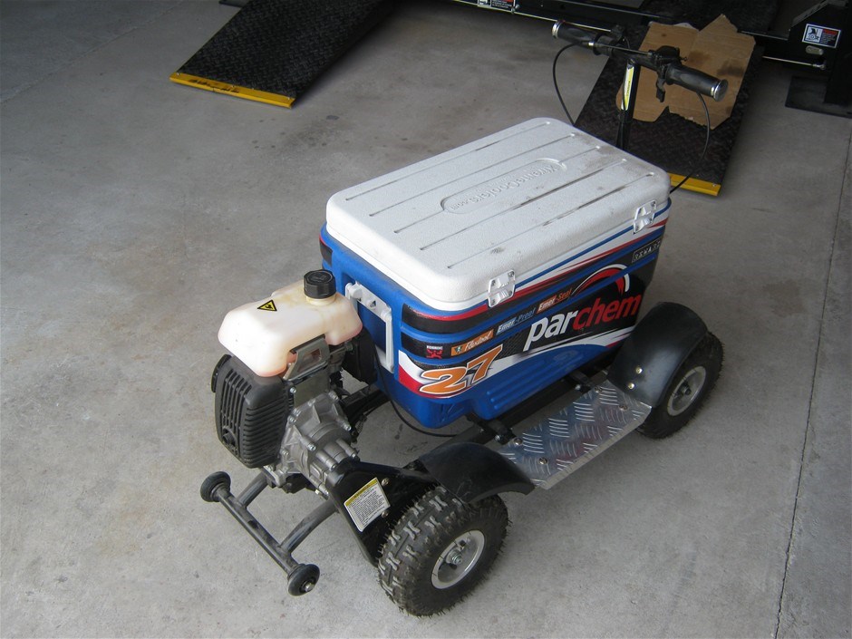 Motorised esky, with xtreme cooler esky Auction (00033009370) Grays