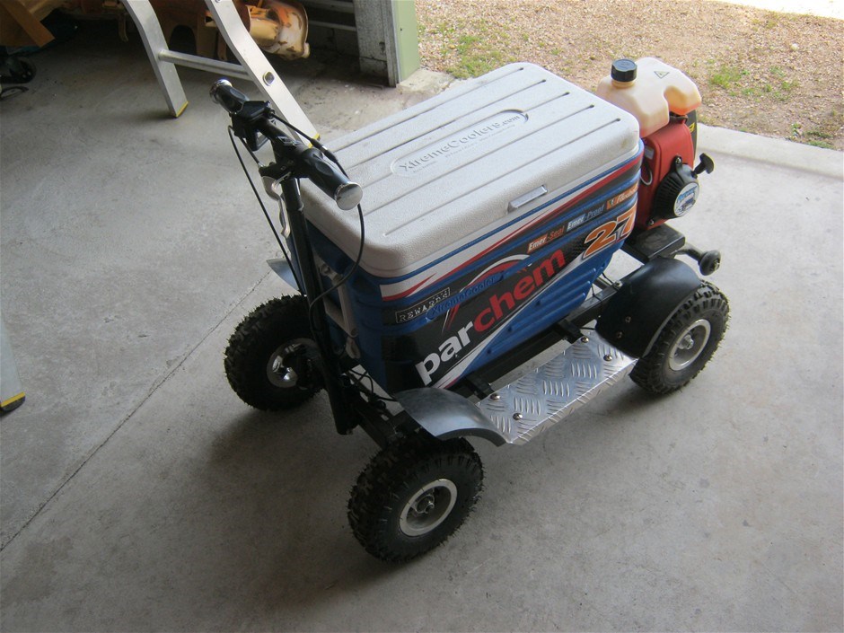 Motorised esky, with xtreme cooler esky Auction (00033009370) Grays