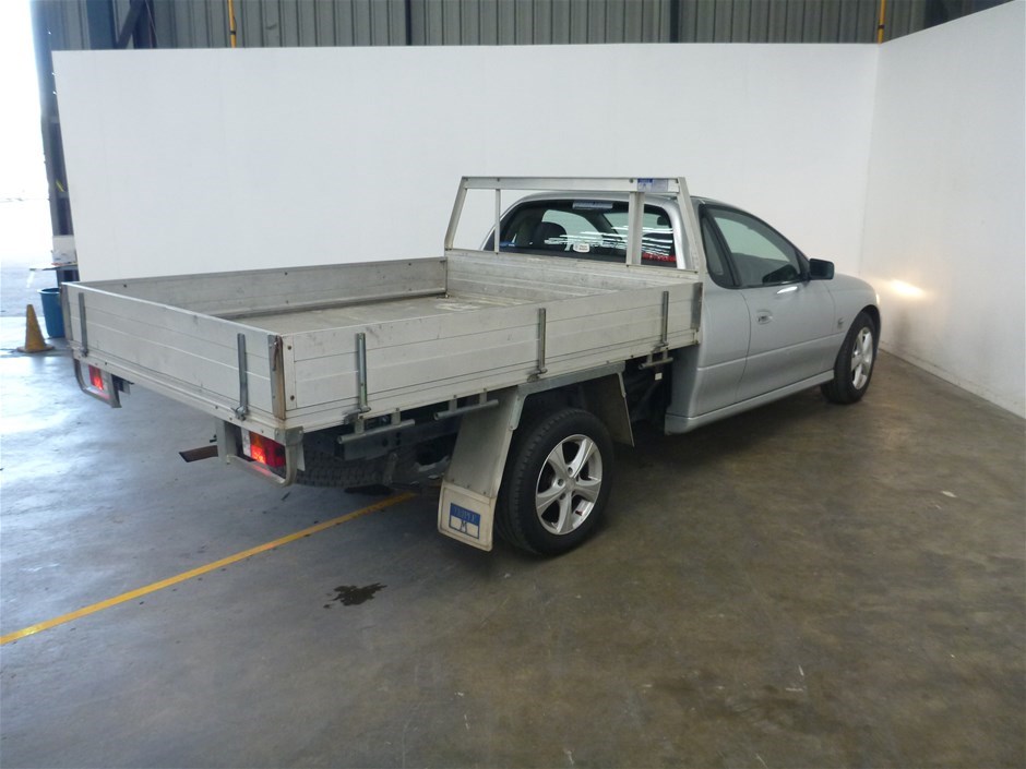 2004 Holden Commodore VZ Ute 1 Tonner Tray Back Auto Auction (0004
