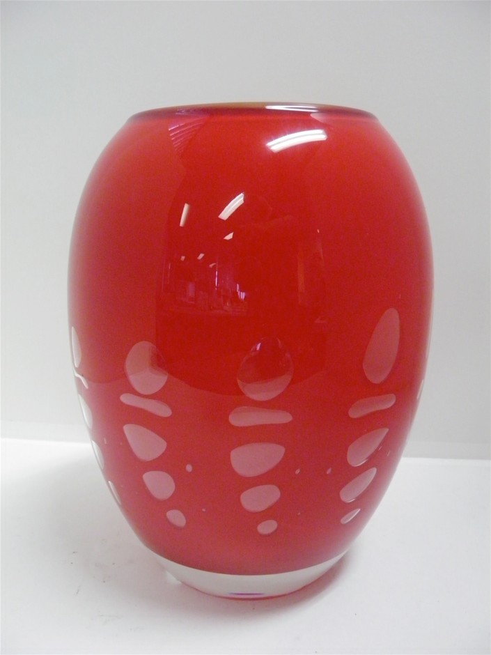 A designer VILLEROY AND BOCH RUBY RED HAND MADE ART GLASS VASE Auction