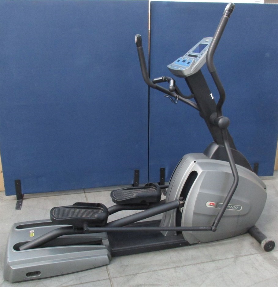 Johnson Cross Trainer E7000. Model E7000 Auction (00013800394