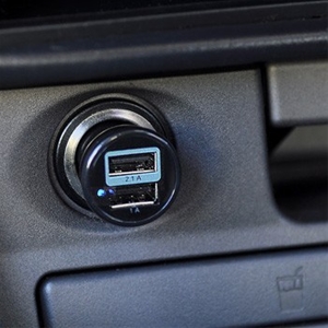 Dual Mini USB Car Adaptor for iPhone/iPa