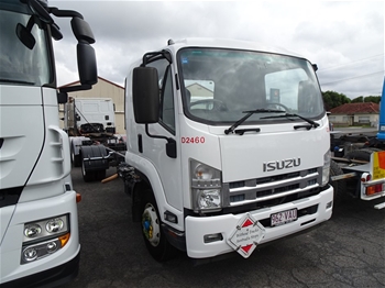 2014 Isusu FCR5 MS Cab Chassis Truck